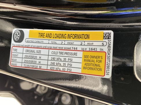 Used 2026 Chevrolet Traverse LT w/ Midnight/Sport Edition FWD image 39
