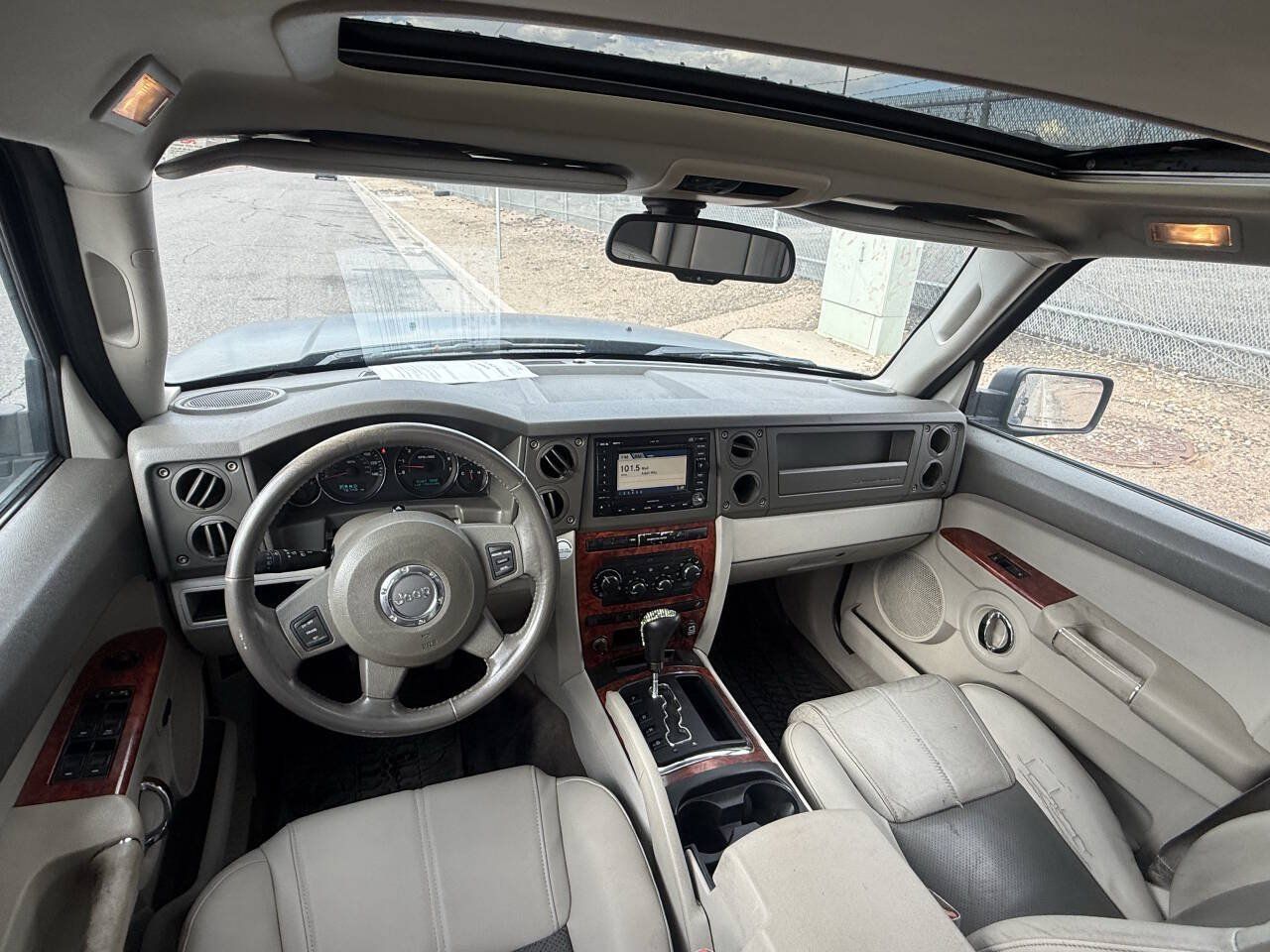 Used 2006 Jeep Commander Limited w/ Trailer Tow Group IV RWD image 16