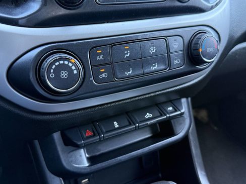 Used 2018 Chevrolet Colorado LT image 17