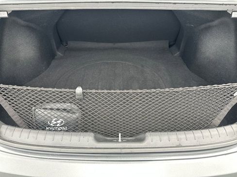 Certified 2025 Hyundai Elantra SE FWD image 17