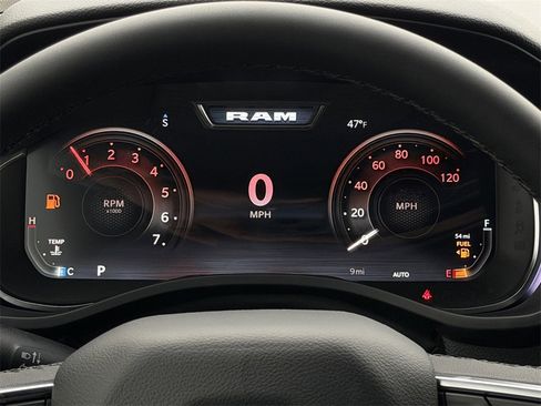 New 2026 RAM 1500 4x4 Crew Cab image 13