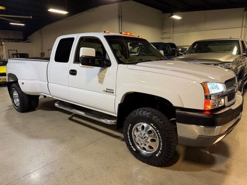 Used 2003 Chevrolet Silverado 3500 LS image 1