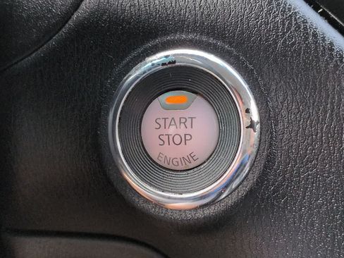 Used 2016 Nissan Pathfinder SV FWD image 26
