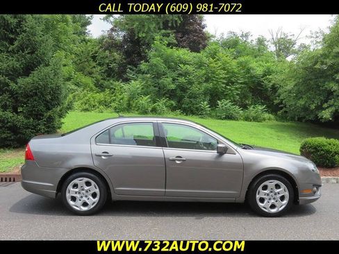 Used 2010 Ford Fusion SE FWD image 4