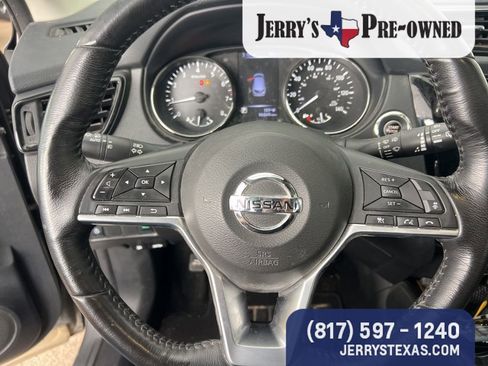 Used 2018 Nissan Rogue Sport SL w/ SL Premium Package image 12