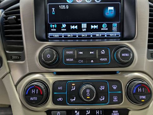 Certified 2017 GMC Yukon Denali image 38