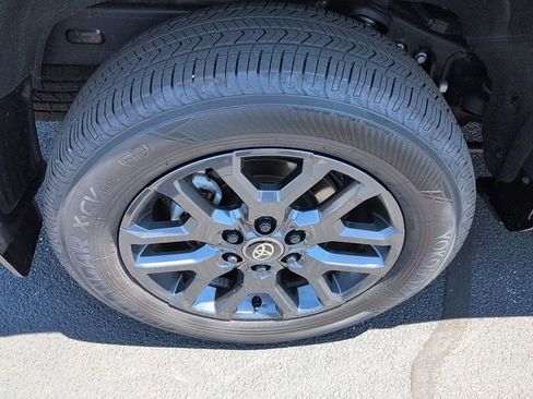Certified 2025 Toyota Sequoia Platinum AWD/4WD image 9