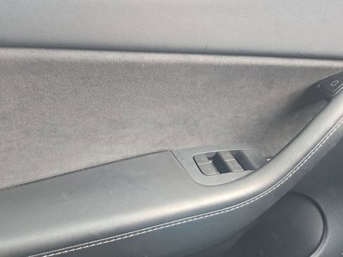 Used 2021 Tesla Model Y Long Range AWD/4WD image 23