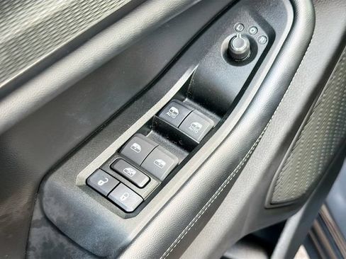 Used 2024 Jeep Grand Cherokee Altitude AWD/4WD image 18