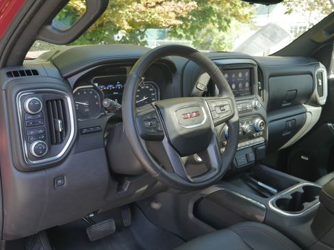 Used 2020 GMC Sierra 1500 AT4 w/ AT4 Premium Package AWD/4WD image 4