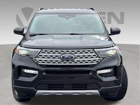 Used 2020 Ford Explorer XLT w/ Comfort Package AWD/4WD image 2