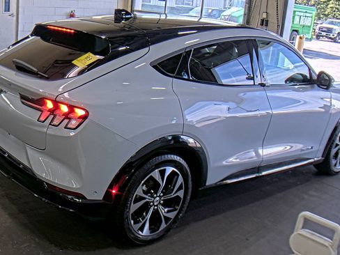 Used 2022 Ford Mustang Mach-E Premium AWD/4WD image 4