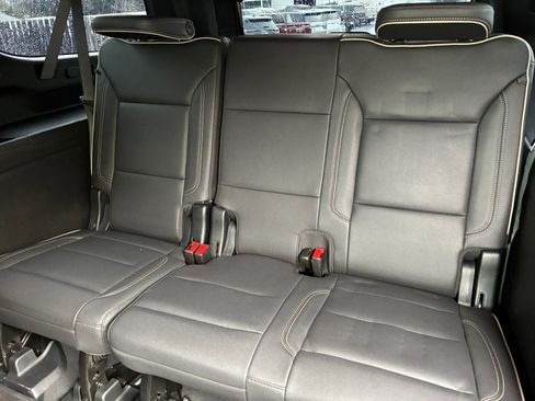 Used 2023 Chevrolet Suburban Premier w/ Advanced Technology Package image 25