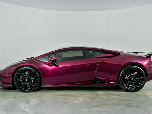 Used 2023 Lamborghini Huracan Tecnica image 8