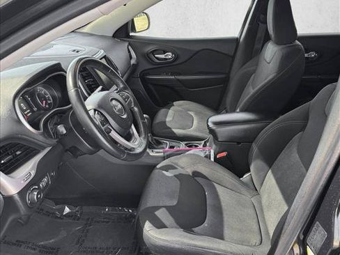 Used 2014 Jeep Cherokee Latitude w/ Comfort/Convenience Group FWD image 10