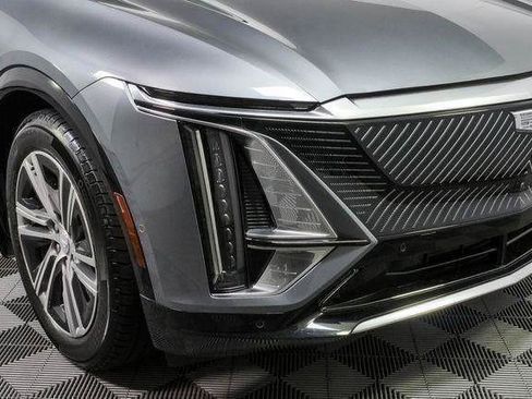 Used 2023 Cadillac Lyriq 2WD image 39