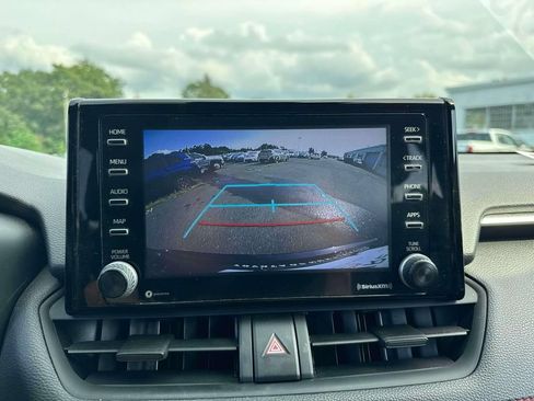 Used 2021 Toyota RAV4 SE w/ Weather & Moonroof Package AWD/4WD image 31