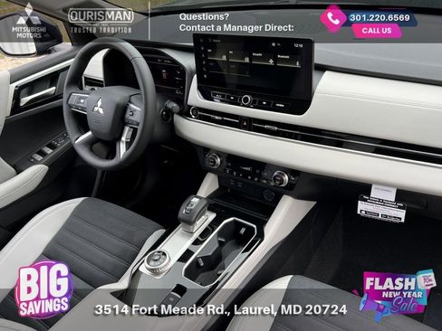 New 2025 Mitsubishi Outlander SE image 6