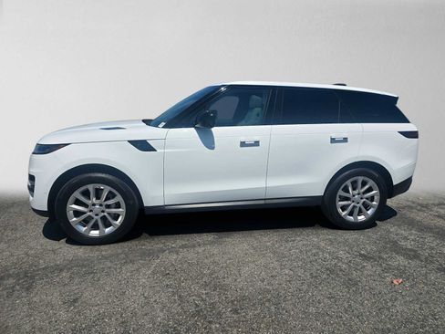 Used 2025 Land Rover Range Rover Sport SE AWD/4WD image 2