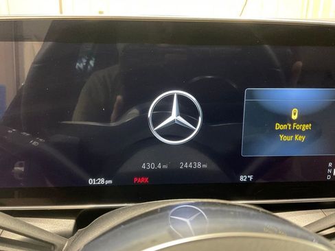 Used 2024 Mercedes-Benz GLC 300 4MATIC image 18
