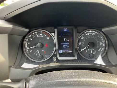 Used 2022 Toyota Tacoma TRD Off-Road w/ Black Out Package (TMS) AWD/4WD image 21