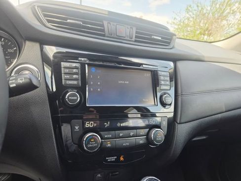 Used 2017 Nissan Rogue SL w/ SL Premium Package image 23