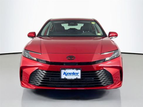 Used 2025 Toyota Camry LE image 9