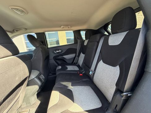 Used 2014 Jeep Cherokee Latitude w/ Trailer Tow Group image 15