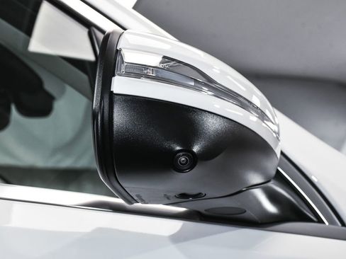 Used 2025 Mercedes-Benz GLE 450e 4MATIC w/ AMG Line Exterior image 73