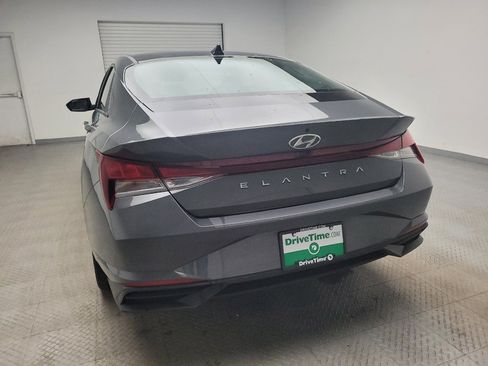 Used 2023 Hyundai Elantra SEL w/ Convenience Package FWD image 6