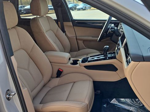 New 2026 Porsche Macan S image 27