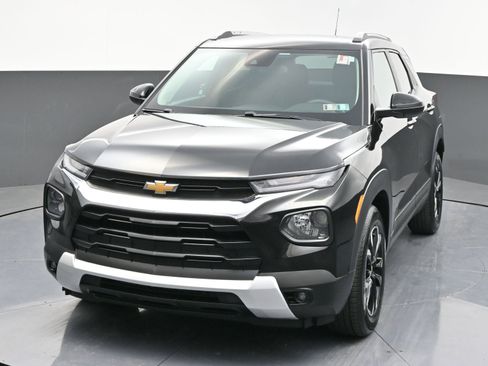 Used 2023 Chevrolet TrailBlazer LT FWD image 3