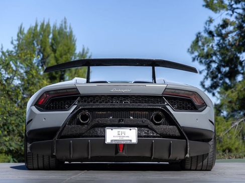 Used 2018 Lamborghini Huracan Performante image 35