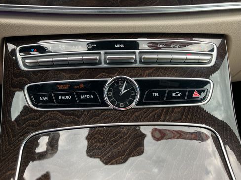 Used 2019 Mercedes-Benz E 300 4MATIC image 19