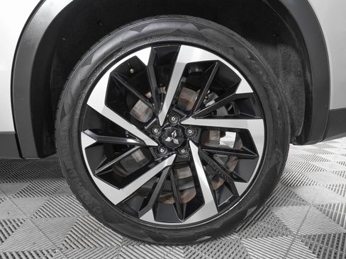 Used 2022 Mitsubishi Outlander ES image 29