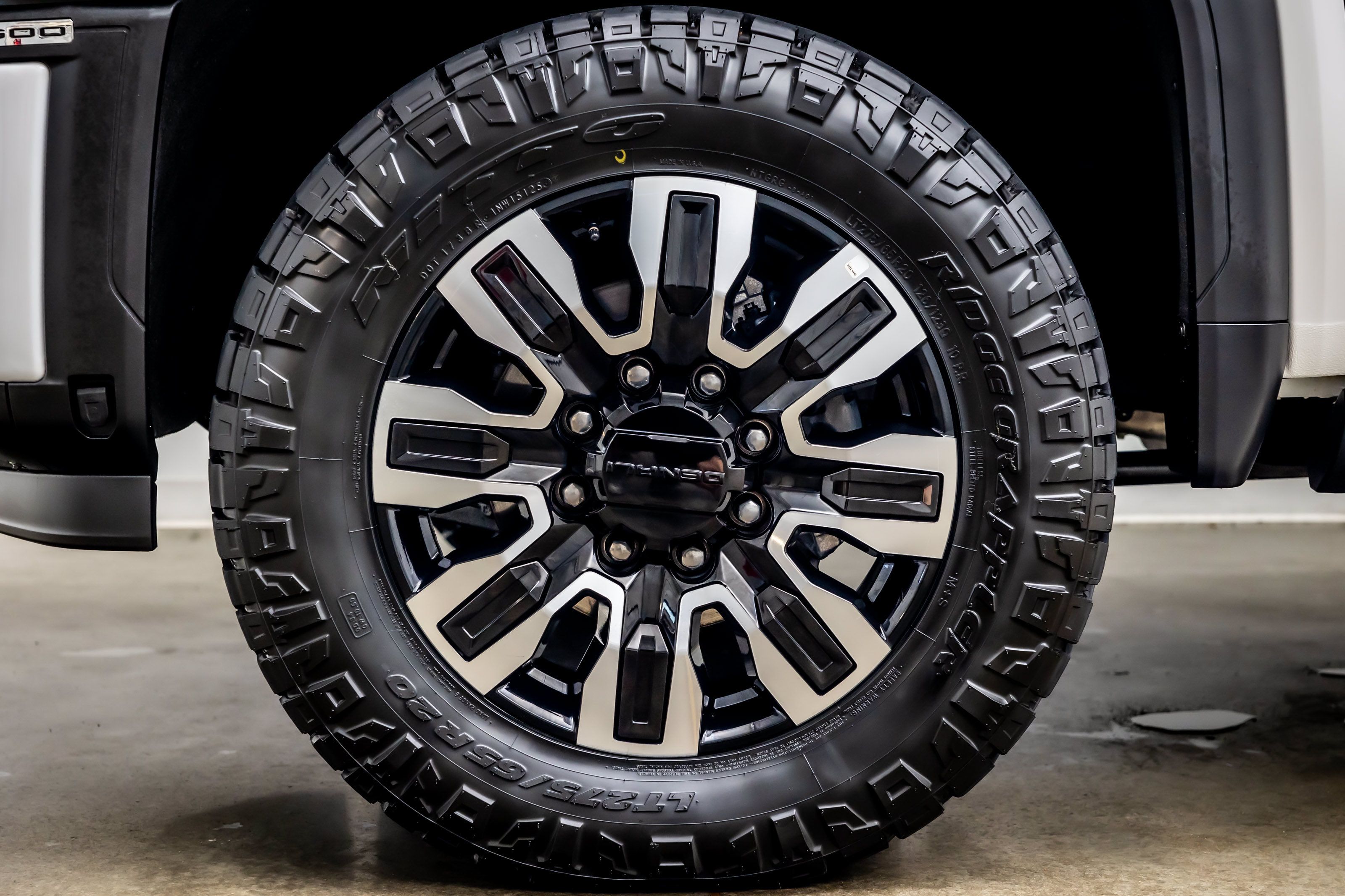 Used 2025 GMC Sierra 2500 Denali Ultimate AWD/4WD image 38