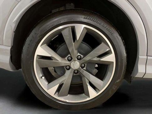 Used 2024 Audi Q4 e-tron Premium w/ Convenience Package image 29