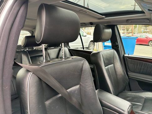 Used 2000 Mercedes-Benz E 320 4MATIC Wagon image 16