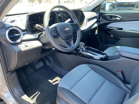Used 2026 Chevrolet Trax LT FWD image 11