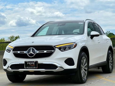 Certified 2026 Mercedes-Benz GLC 300 4MATIC image 3