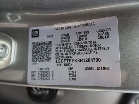 Used 2024 Chevrolet Colorado Trail Boss w/ Technology Package image 48