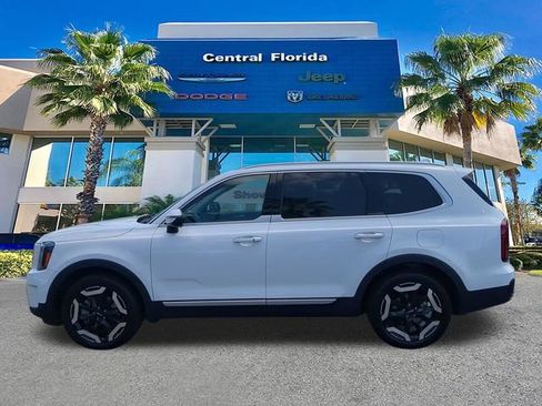 Used 2025 Kia Telluride S image 8