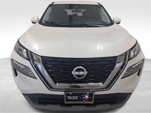 Used 2021 Nissan Rogue SV FWD image 2