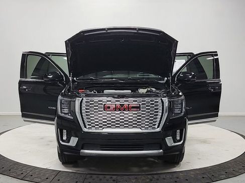 Used 2021 GMC Yukon Denali w/ Denali Ultimate Package AWD/4WD image 10