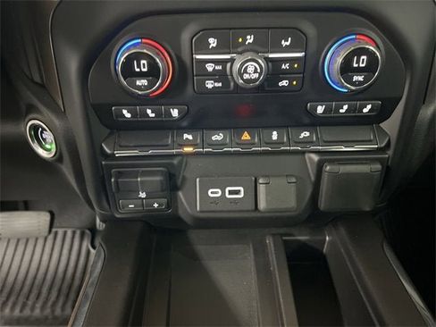 Used 2022 Chevrolet Silverado 2500 High Country image 18