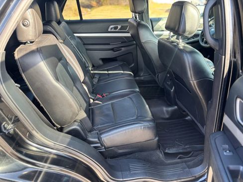 Used 2017 Ford Explorer XLT w/ Equipment Group 202A image 15