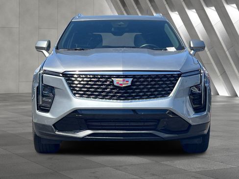 Certified 2025 Cadillac XT4 Premium Luxury FWD image 9