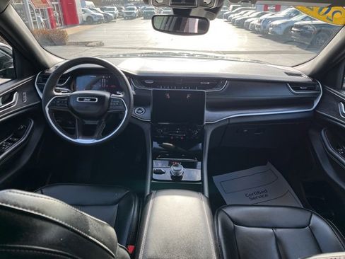 Used 2024 Jeep Grand Cherokee Limited image 20