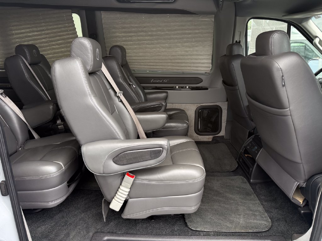 Used 2021 Ford Transit 250 Medium Roof AWD image 33