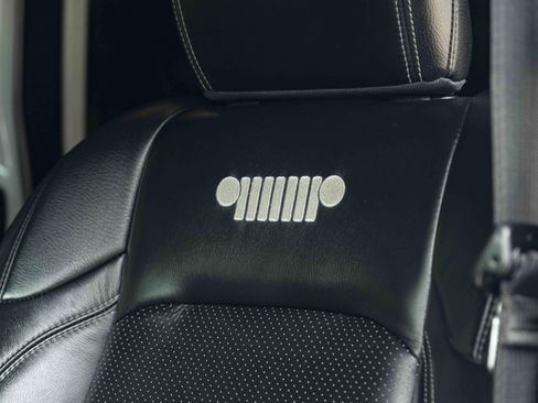 Used 2019 Jeep Wrangler Unlimited Rubicon AWD/4WD image 18